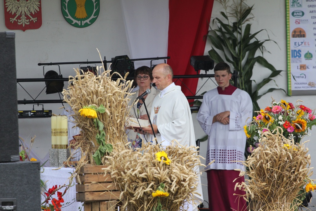 Mieszkańcy gminy Ruja świętują w Tyńcu dożynki gminne