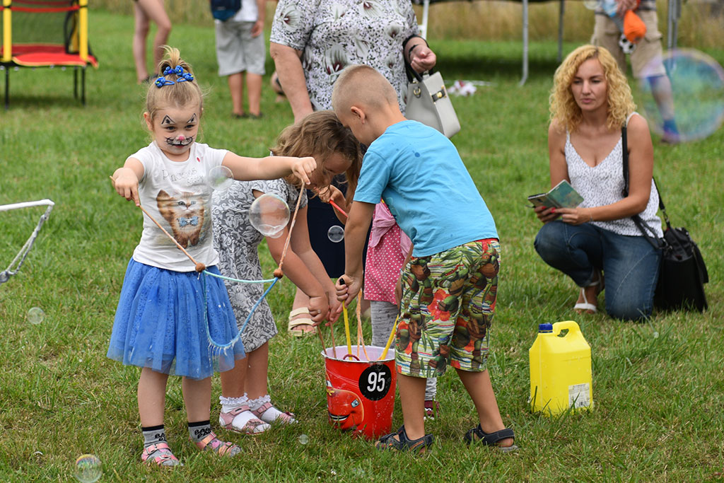 Całe rodziny bawiły się na pikniku zorganizowanym przez LCK