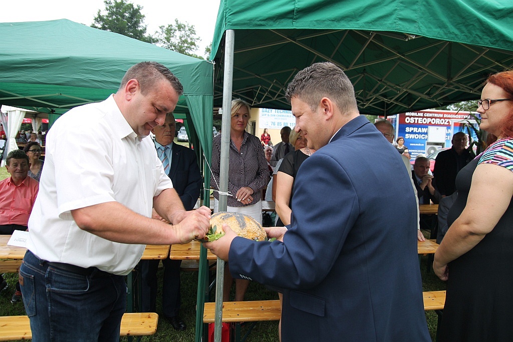 Mieszkańcy gminy Ruja świętują w Tyńcu dożynki gminne
