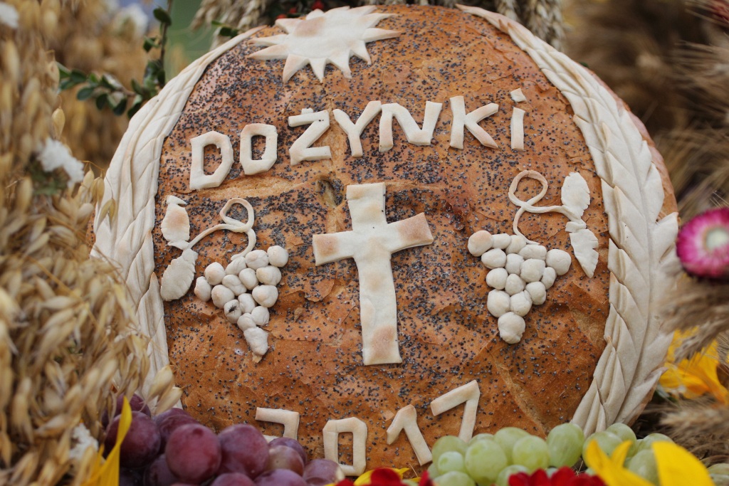 Mieszkańcy gminy Ruja świętują w Tyńcu dożynki gminne