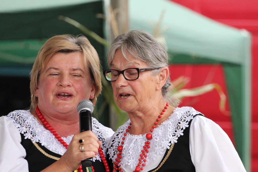 Mieszkańcy gminy Ruja świętują w Tyńcu dożynki gminne