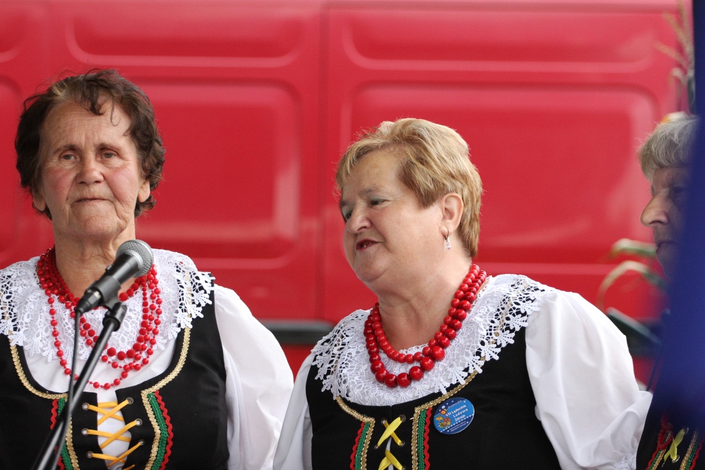 Mieszkańcy gminy Ruja świętują w Tyńcu dożynki gminne