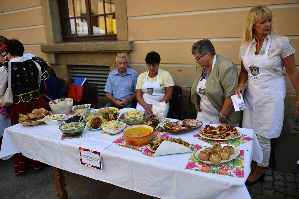 V Legnicki Festiwal Kultur na dziedzińcu Akademii Rycerskiej