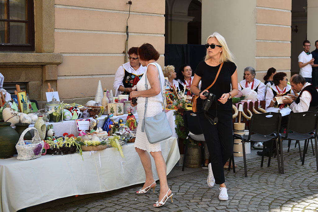 V Legnicki Festiwal Kultur na dziedzińcu Akademii Rycerskiej