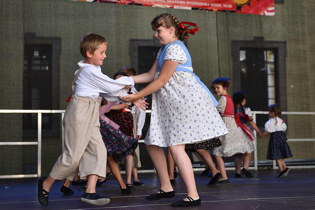 V Legnicki Festiwal Kultur na dziedzińcu Akademii Rycerskiej