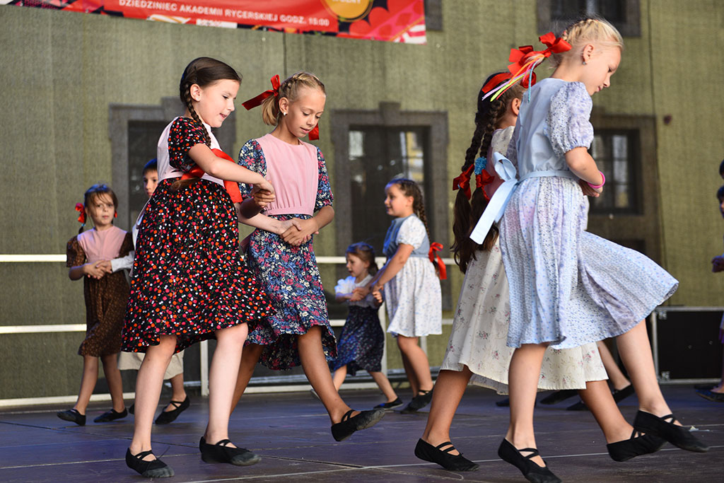 V Legnicki Festiwal Kultur na dziedzińcu Akademii Rycerskiej