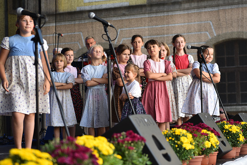 V Legnicki Festiwal Kultur na dziedzińcu Akademii Rycerskiej