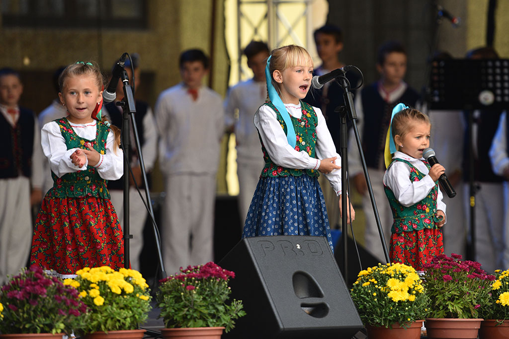 V Legnicki Festiwal Kultur na dziedzińcu Akademii Rycerskiej