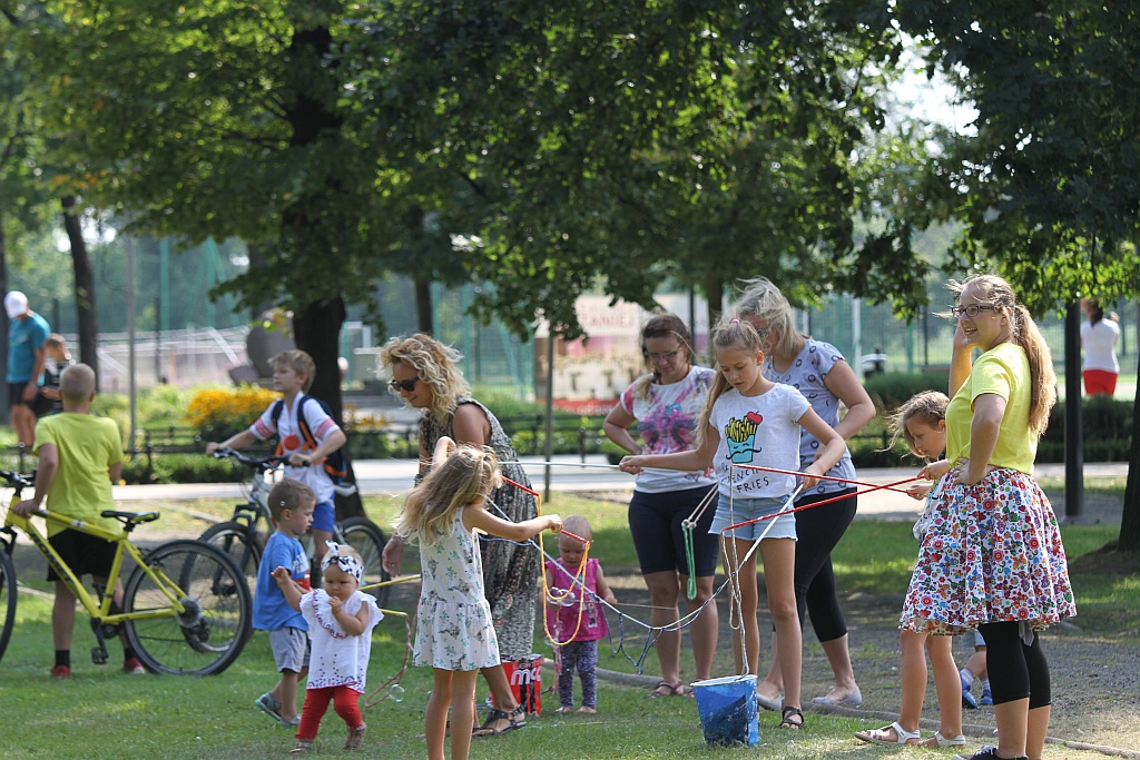 Już drugi raz legniczanie zjedli wspólne śniadanie w parku