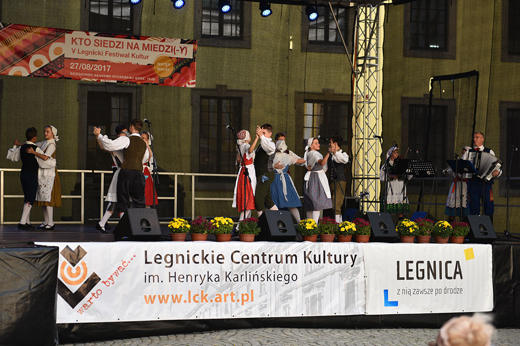 V Legnicki Festiwal Kultur na dziedzińcu Akademii Rycerskiej