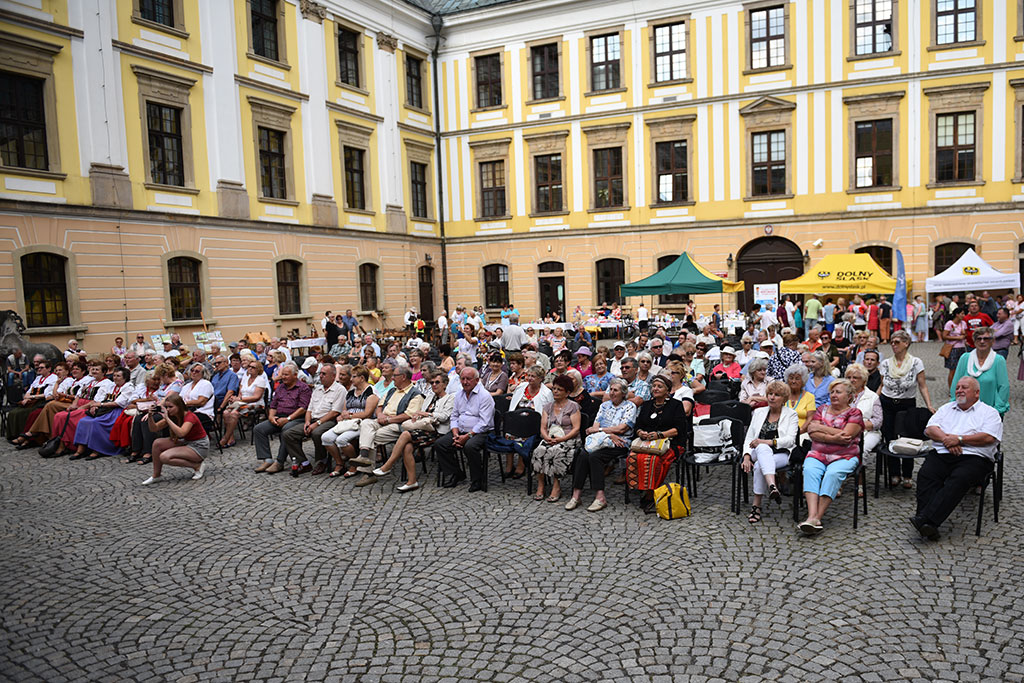 V Legnicki Festiwal Kultur na dziedzińcu Akademii Rycerskiej