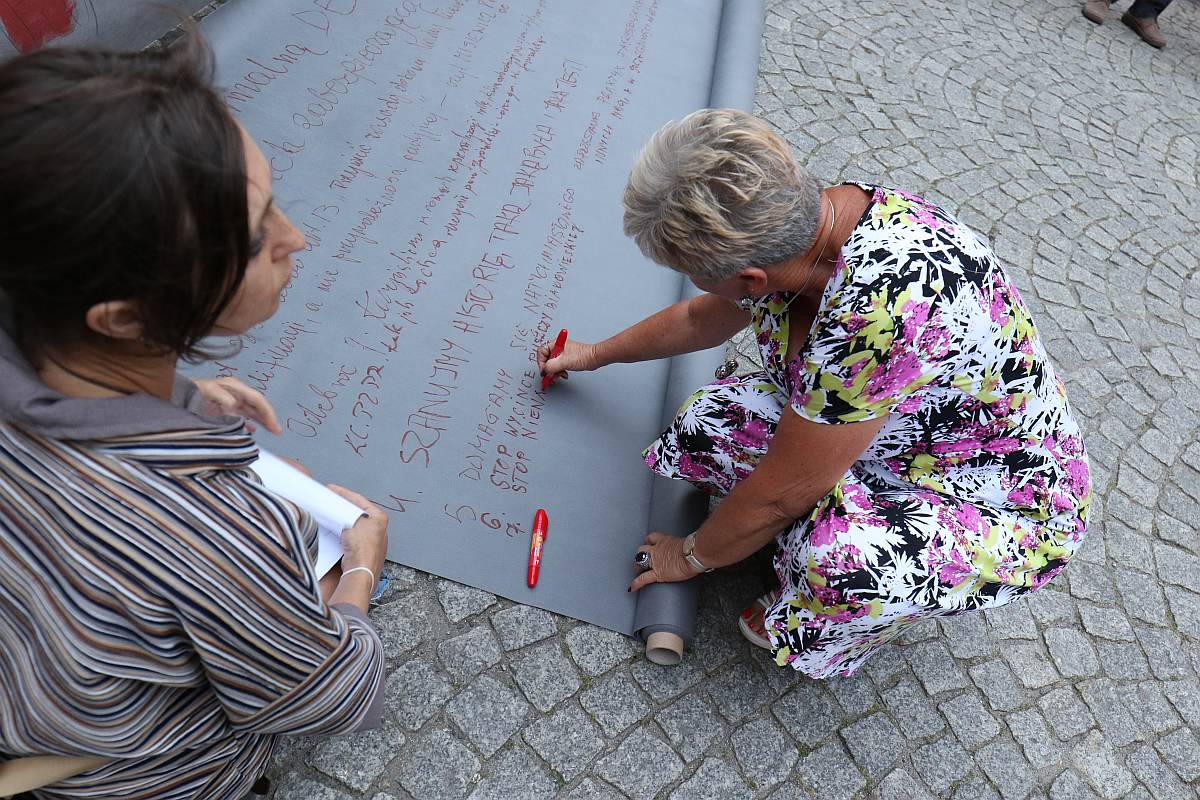 Związek zawodowy zwany „Solidarnością” zakłamuje historię