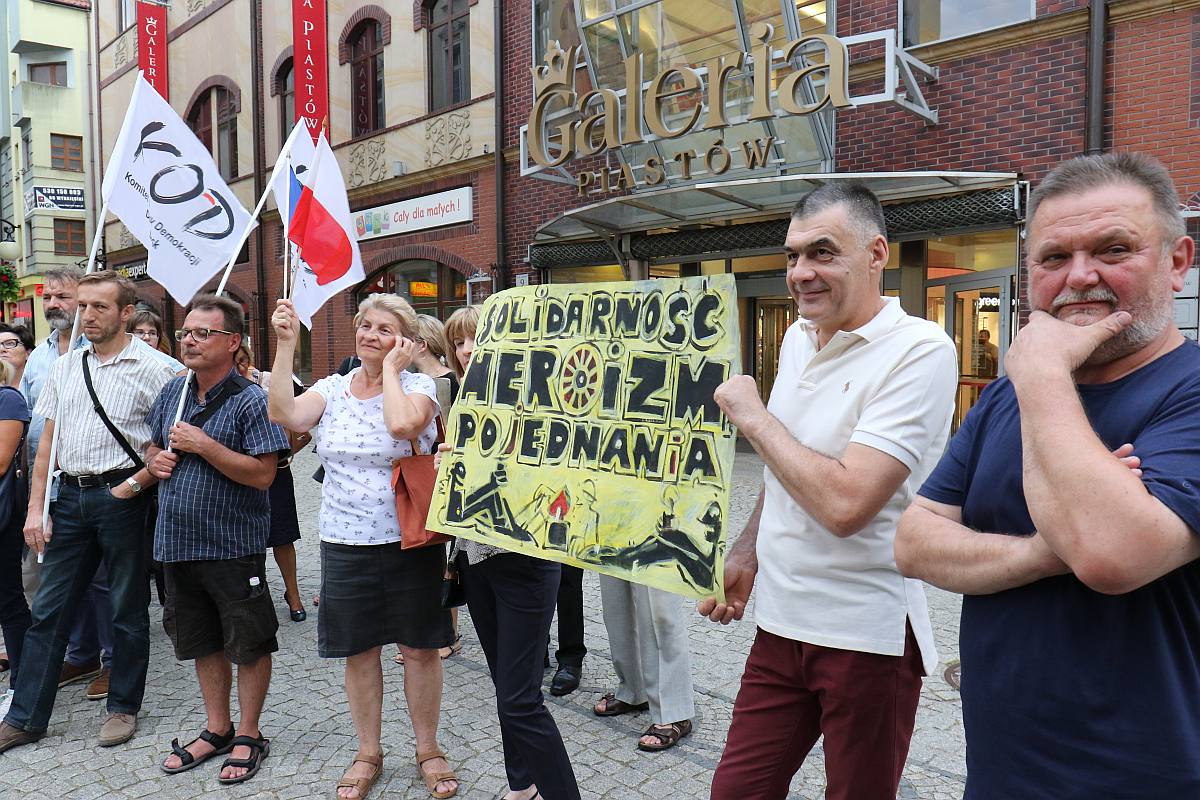 Związek zawodowy zwany „Solidarnością” zakłamuje historię