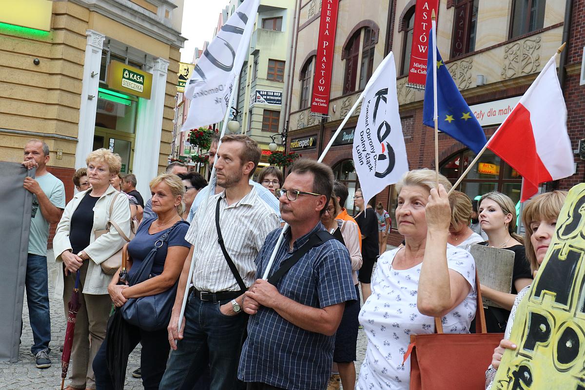 Związek zawodowy zwany „Solidarnością” zakłamuje historię