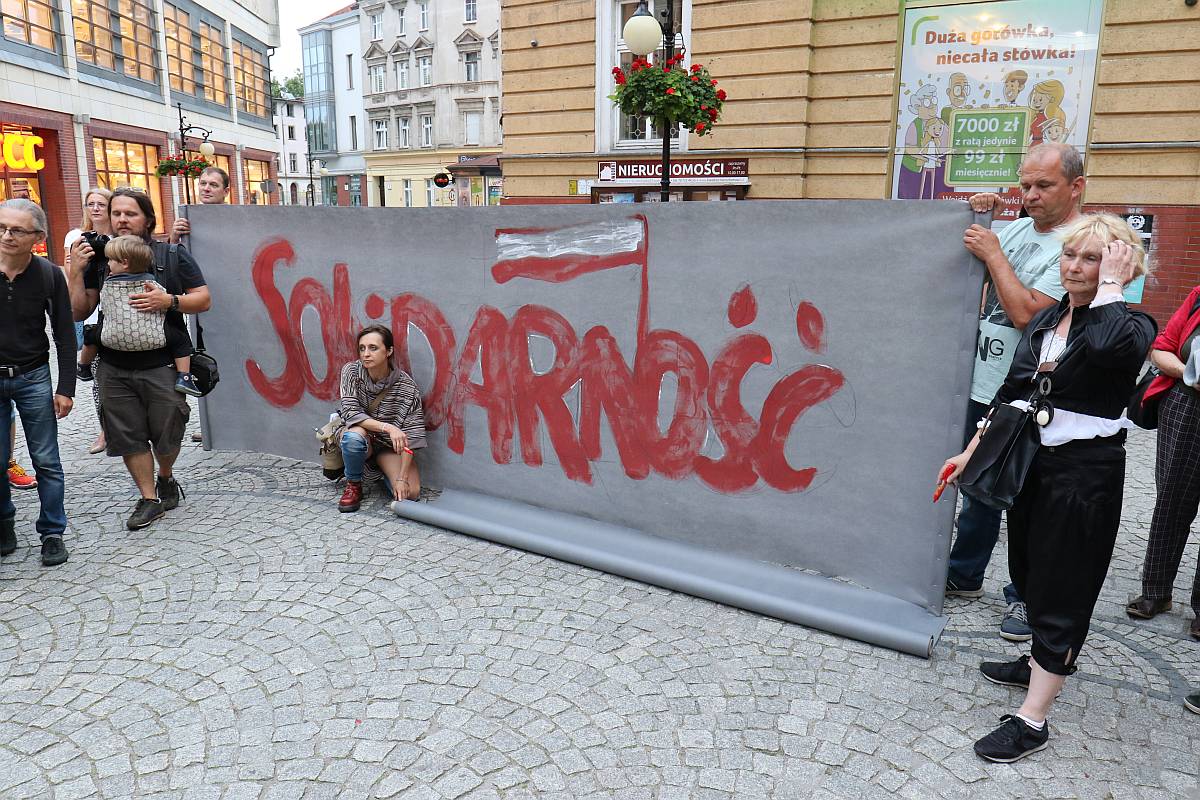 Związek zawodowy zwany „Solidarnością” zakłamuje historię