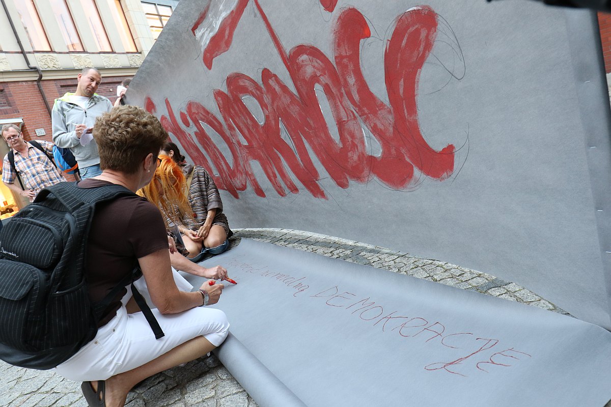 Związek zawodowy zwany „Solidarnością” zakłamuje historię