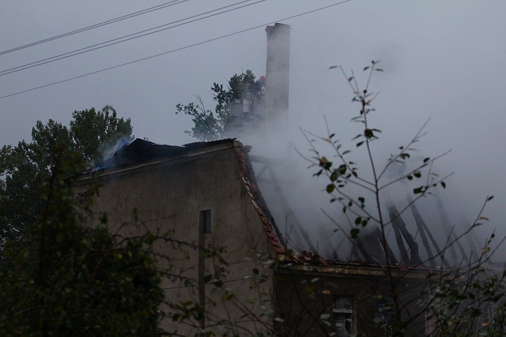 11 zastępów straży gasi pożar w Szczytnikach nad Kaczawą