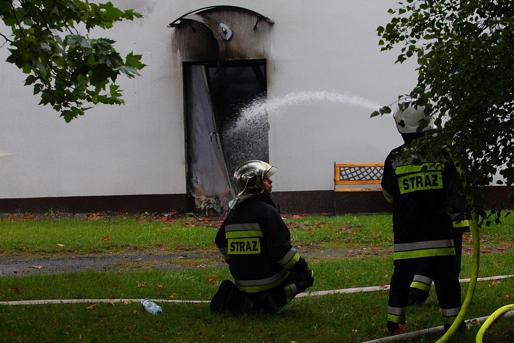 11 zastępów straży gasi pożar w Szczytnikach nad Kaczawą
