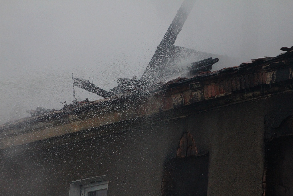 11 zastępów straży gasi pożar w Szczytnikach nad Kaczawą