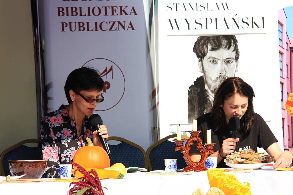 W rynku odbyło się wspólne czytanie „Wesela” Wyspiańskiego