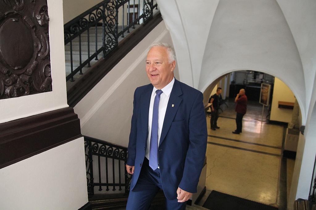 Legniczanie zwiedzali ratusz - siedzibę władz miejskich