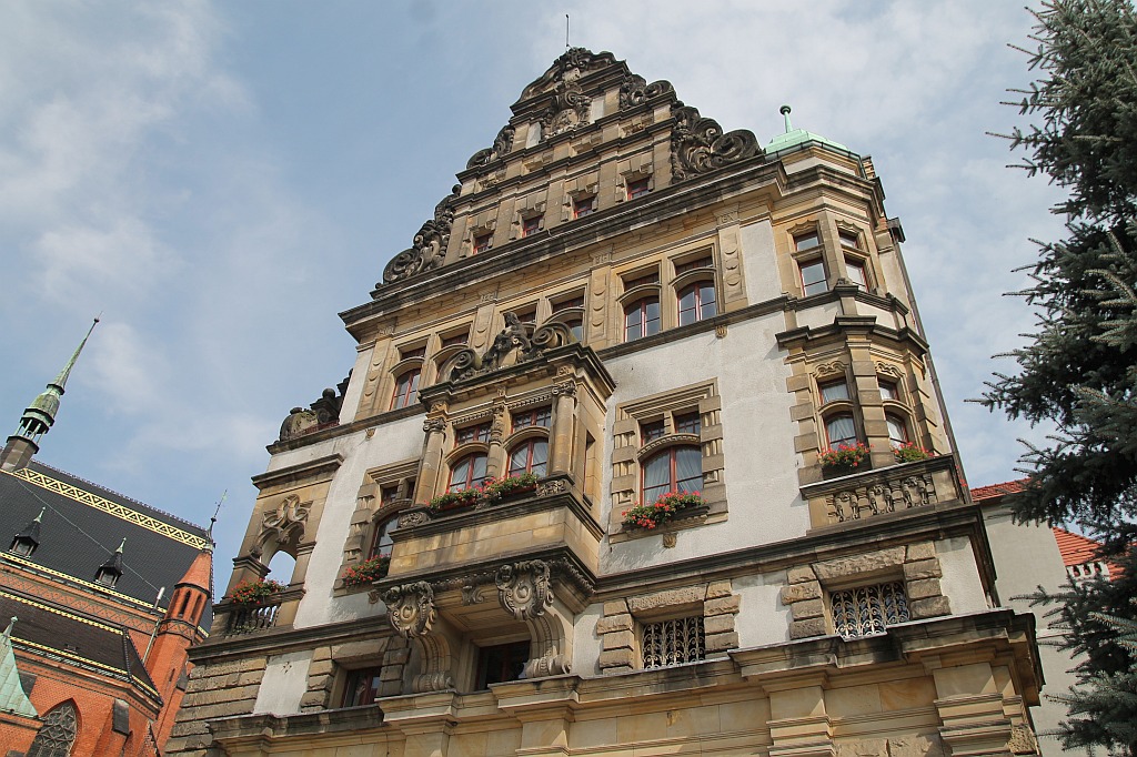 Legniczanie zwiedzali ratusz - siedzibę władz miejskich