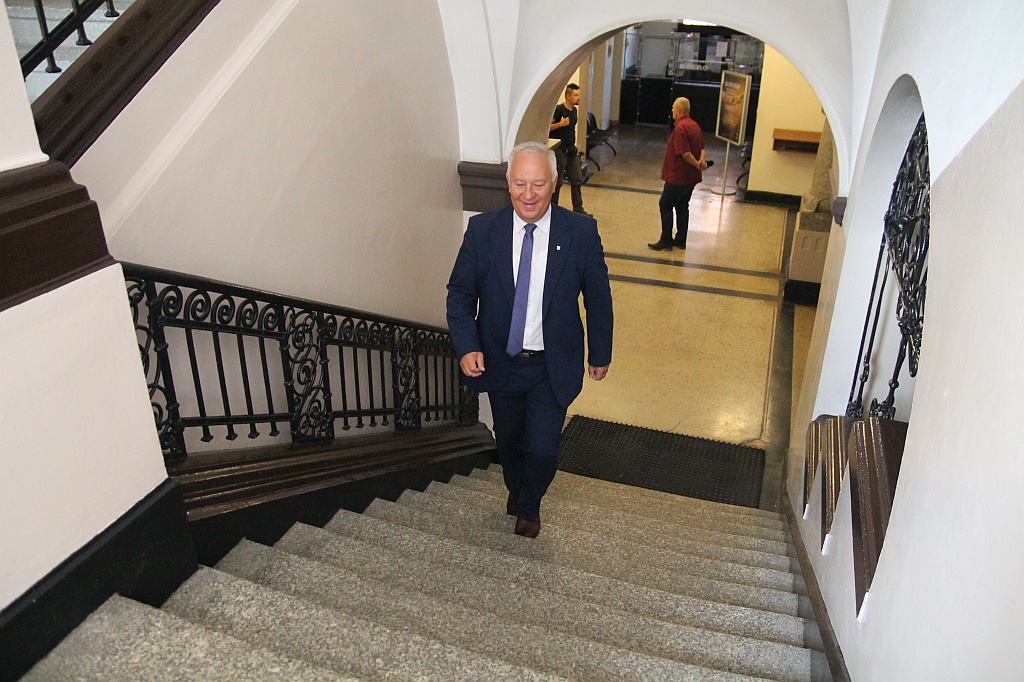 Legniczanie zwiedzali ratusz - siedzibę władz miejskich
