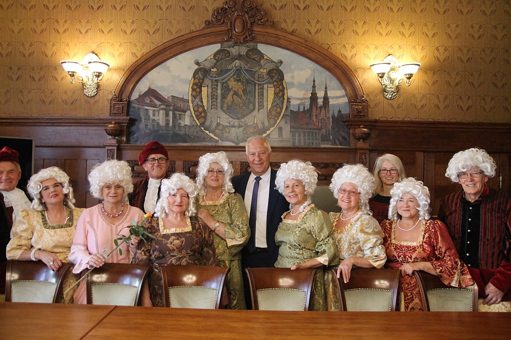 Legniczanie zwiedzali ratusz - siedzibę władz miejskich
