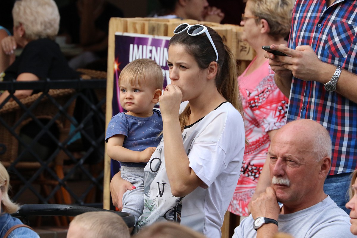 Ukochana ulica legniczan zaprosiła na imieniny cz. 1
