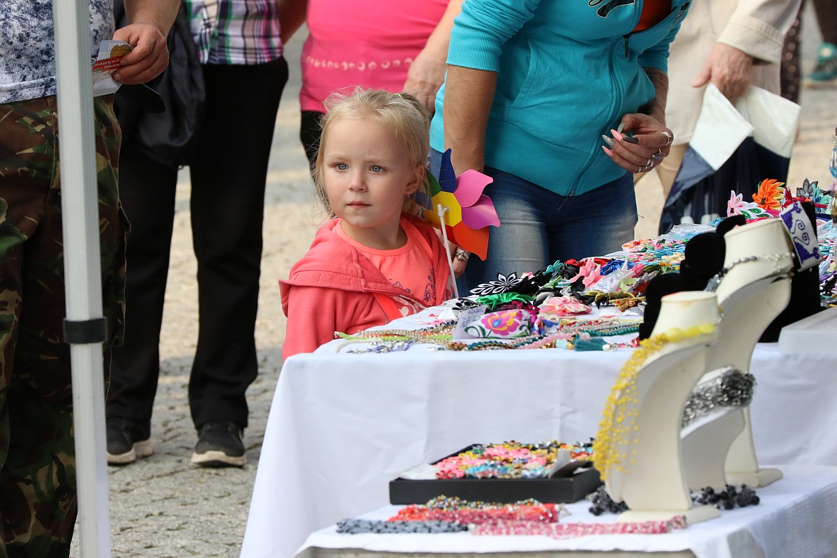 Ukochana ulica legniczan zaprosiła na imieniny cz. 1