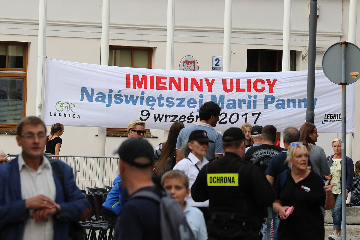 Ukochana ulica legniczan zaprosiła na imieniny cz. 1