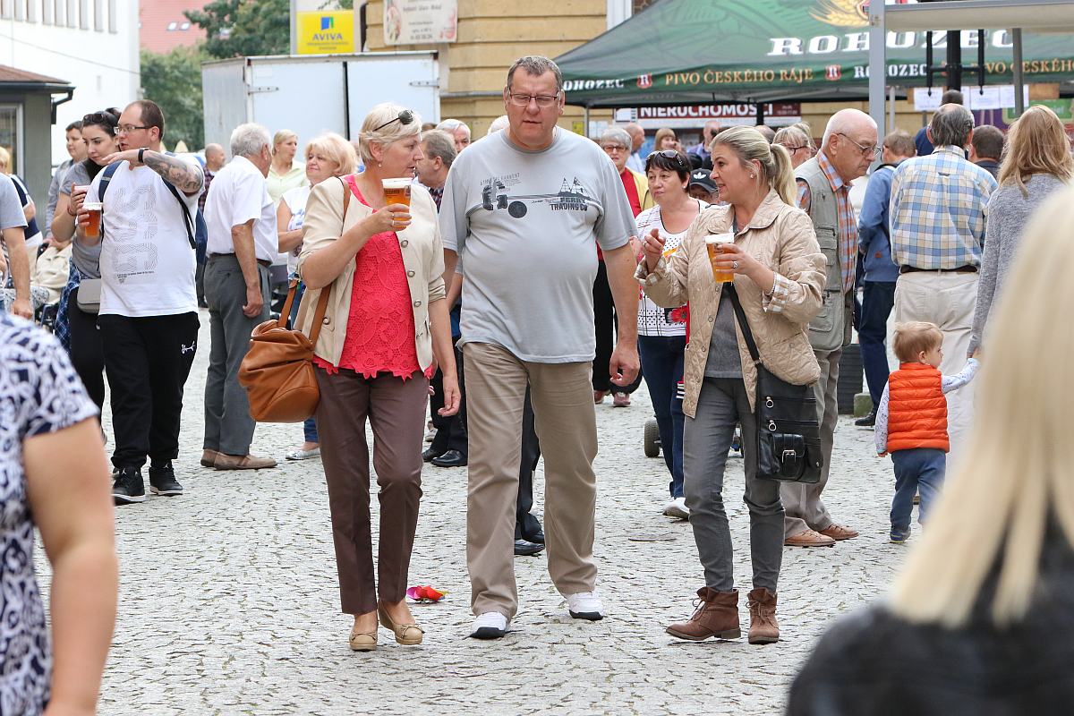 Ukochana ulica legniczan zaprosiła na imieniny cz. 1