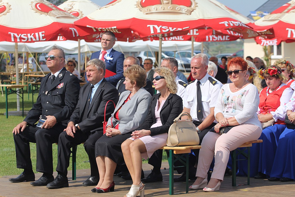 Gmina Legnickie Pole w sobotę bawiła się na dożynkach