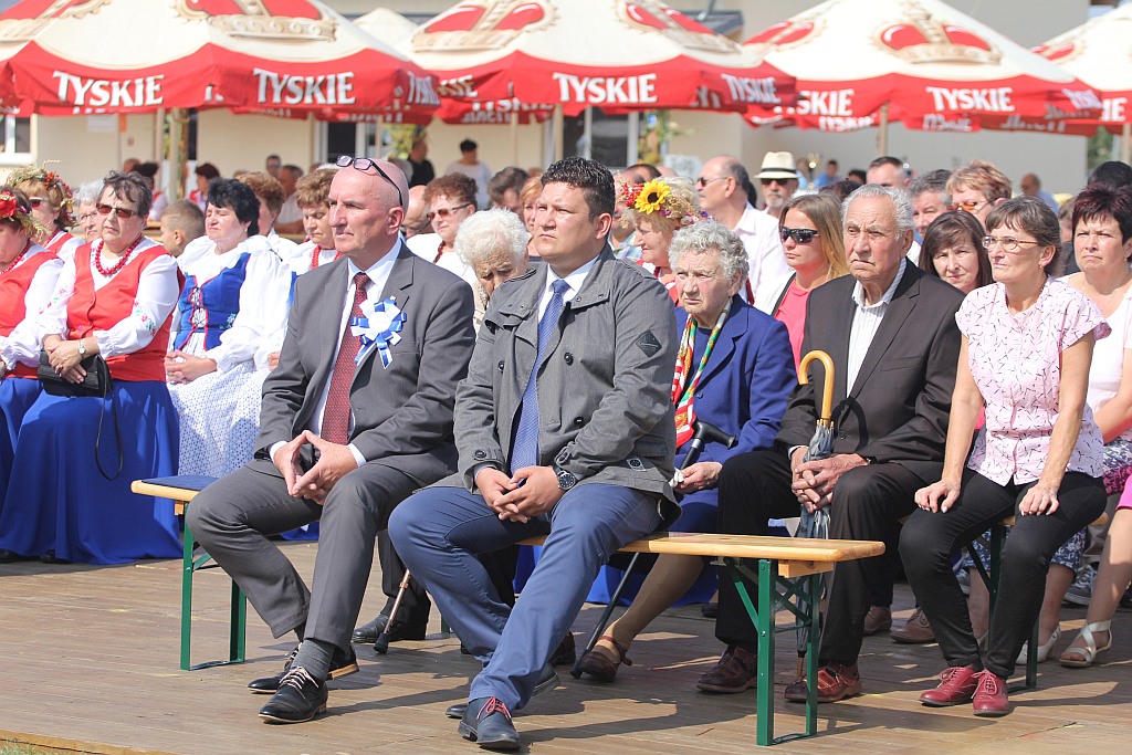 Gmina Legnickie Pole w sobotę bawiła się na dożynkach