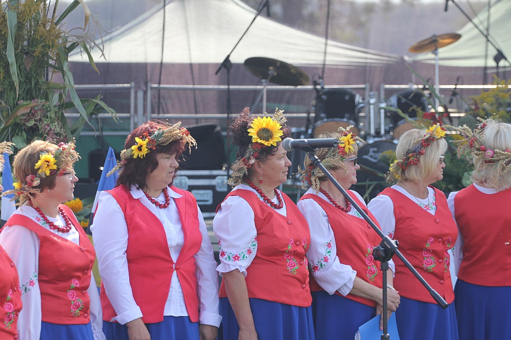 Gmina Legnickie Pole w sobotę bawiła się na dożynkach