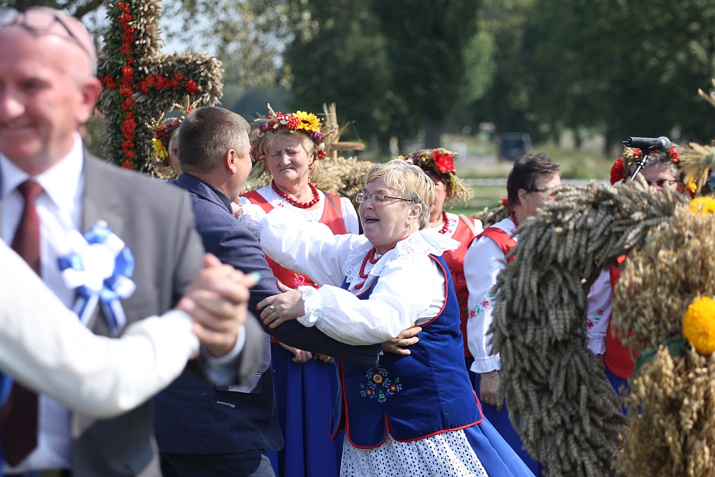 Gmina Legnickie Pole w sobotę bawiła się na dożynkach