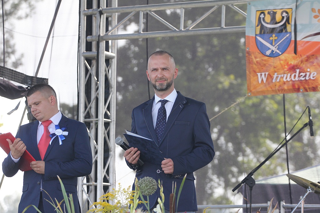 Gmina Legnickie Pole w sobotę bawiła się na dożynkach