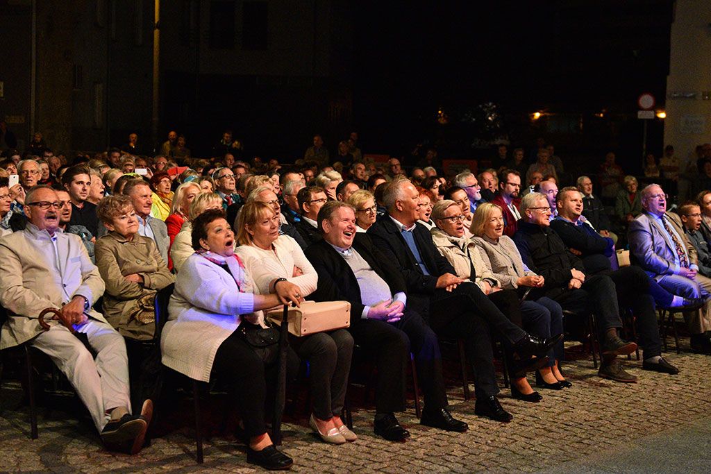 Ukochana ulica legniczan zaprosiła na imieniny cz. 2