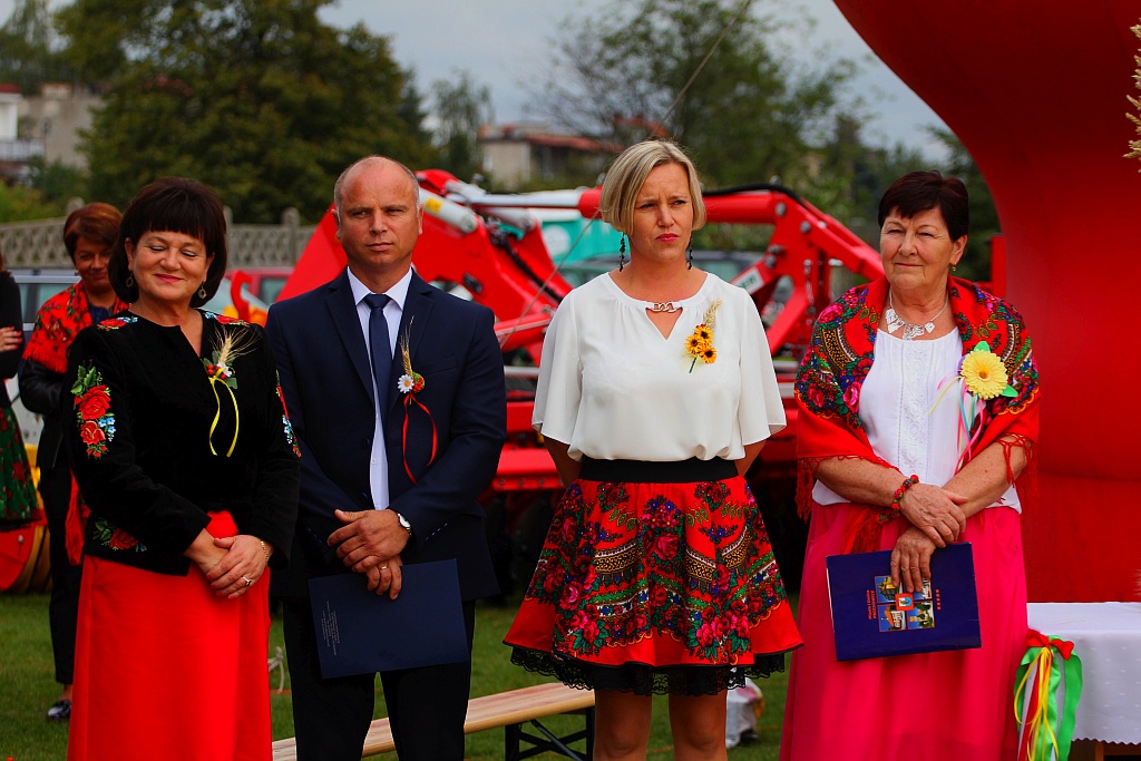 Na stadionie w Prochowicach odbyły się gminne dożynki