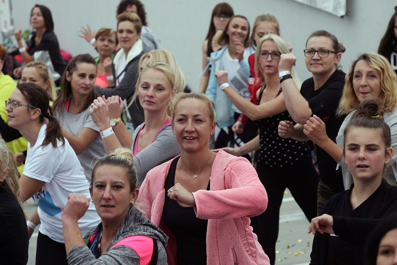 Na dachu Galerii Piastów odbył się charytatywny maraton tańca