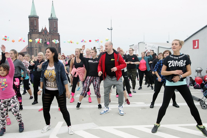 Na dachu Galerii Piastów odbył się charytatywny maraton tańca