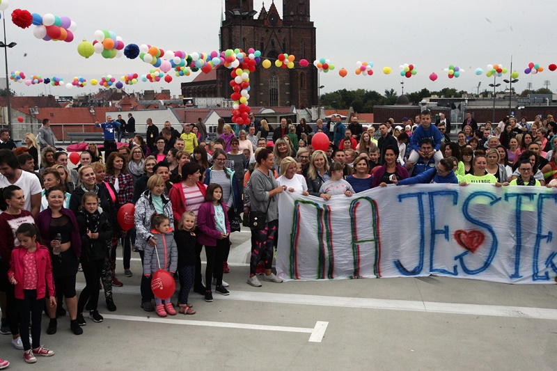 Na dachu Galerii Piastów odbył się charytatywny maraton tańca