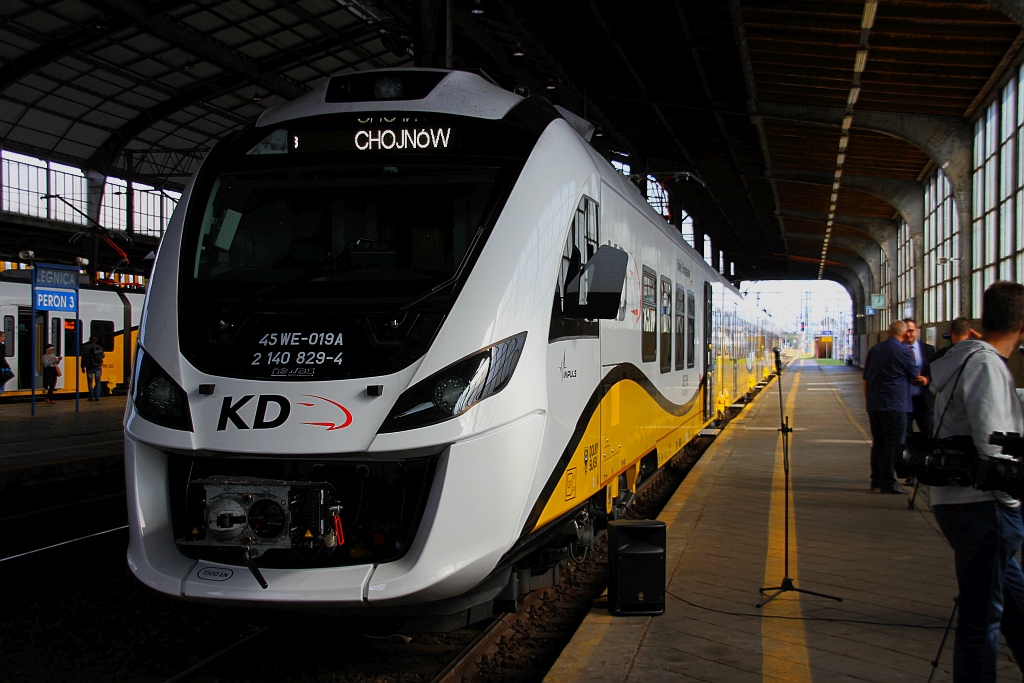 Koleje Dolnośląskie testują nowo zakupione pociągi 45 WE