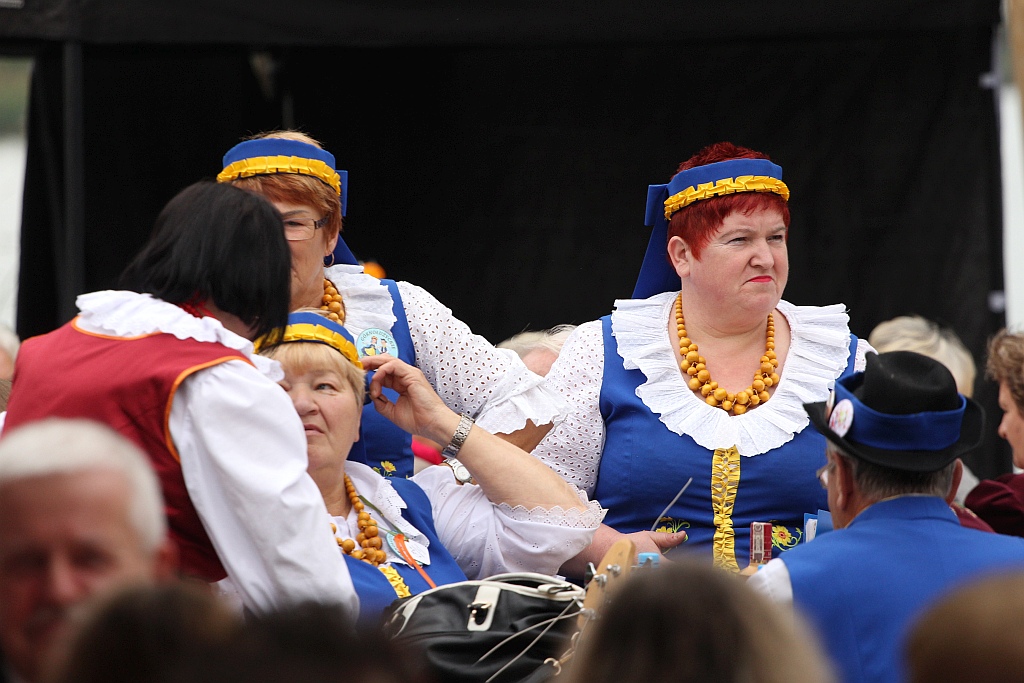 Na ludowo i folkowo zagrały zespoły w kunickiej Folk-Biesiadzie