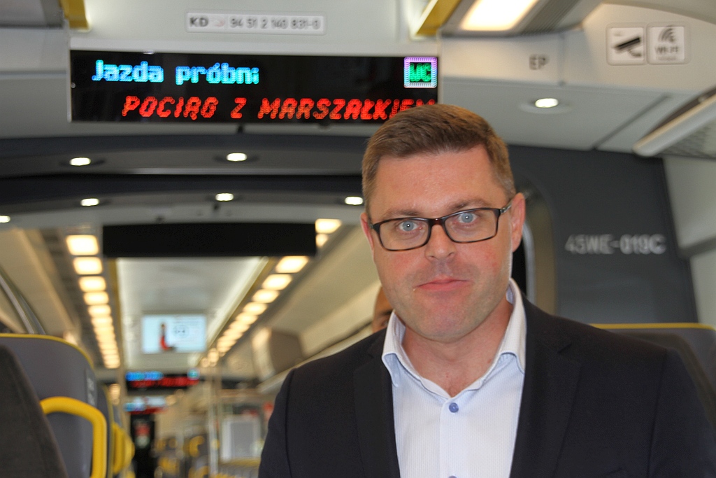 Koleje Dolnośląskie testują nowo zakupione pociągi 45 WE