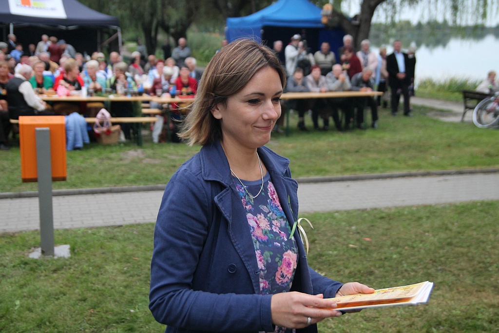 Na ludowo i folkowo zagrały zespoły w kunickiej Folk-Biesiadzie