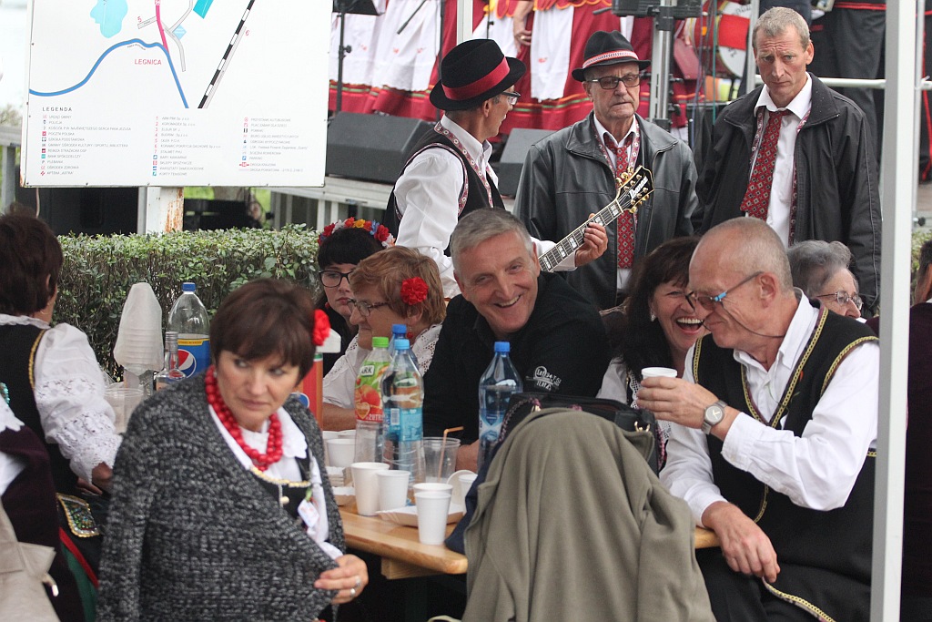 Na ludowo i folkowo zagrały zespoły w kunickiej Folk-Biesiadzie