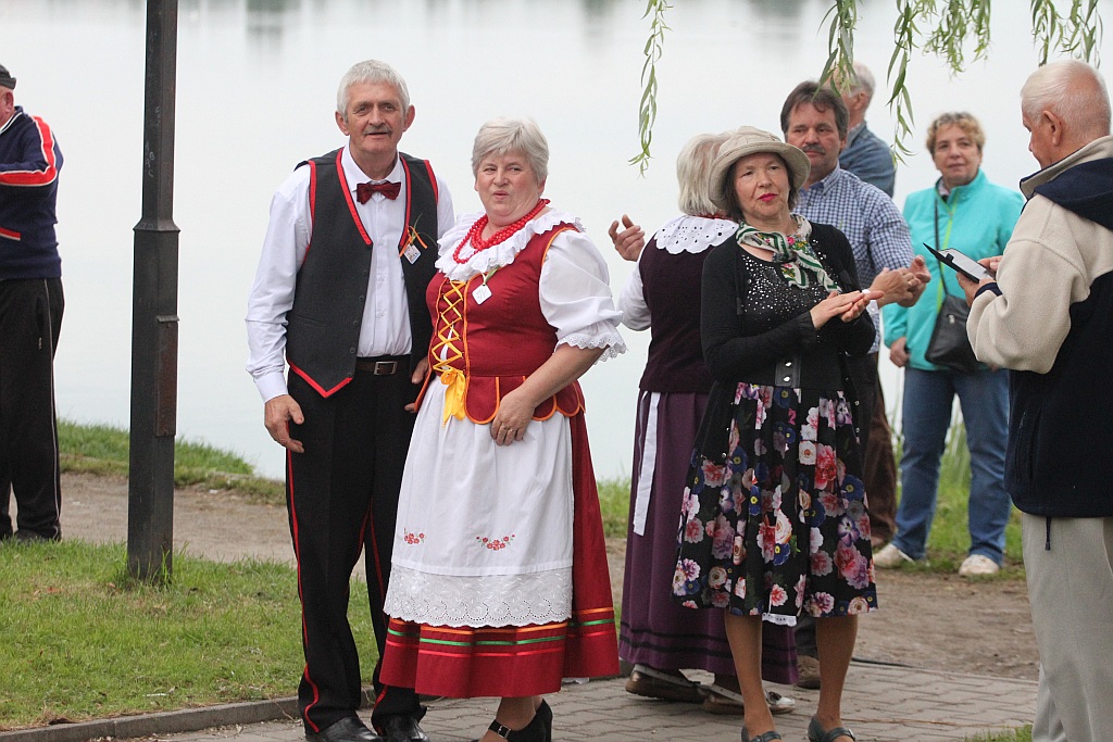 Na ludowo i folkowo zagrały zespoły w kunickiej Folk-Biesiadzie