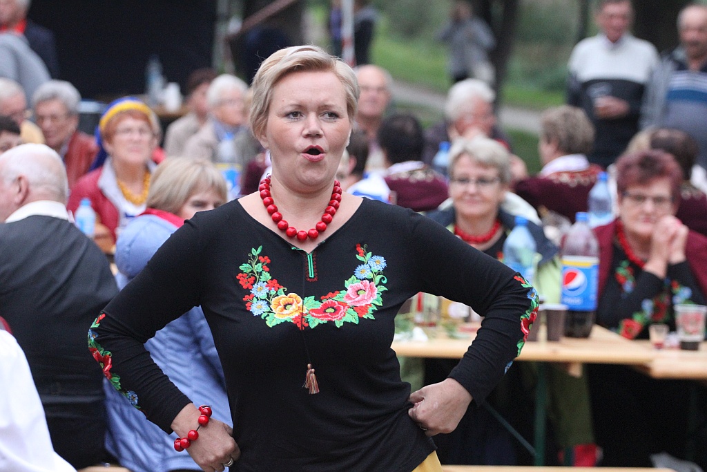 Na ludowo i folkowo zagrały zespoły w kunickiej Folk-Biesiadzie