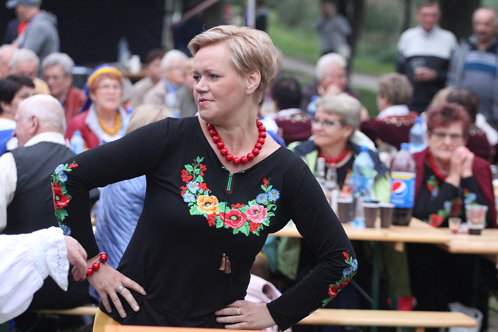 Na ludowo i folkowo zagrały zespoły w kunickiej Folk-Biesiadzie